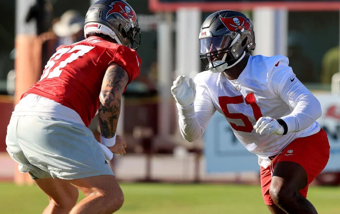 Bucs Olb David Walker And Te Payne Durham