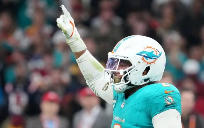 Former Dolphins Olb Bradley Chubb Bucs