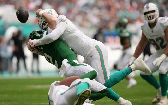 Former Dolphins Olb Bradley Chubb Bucs