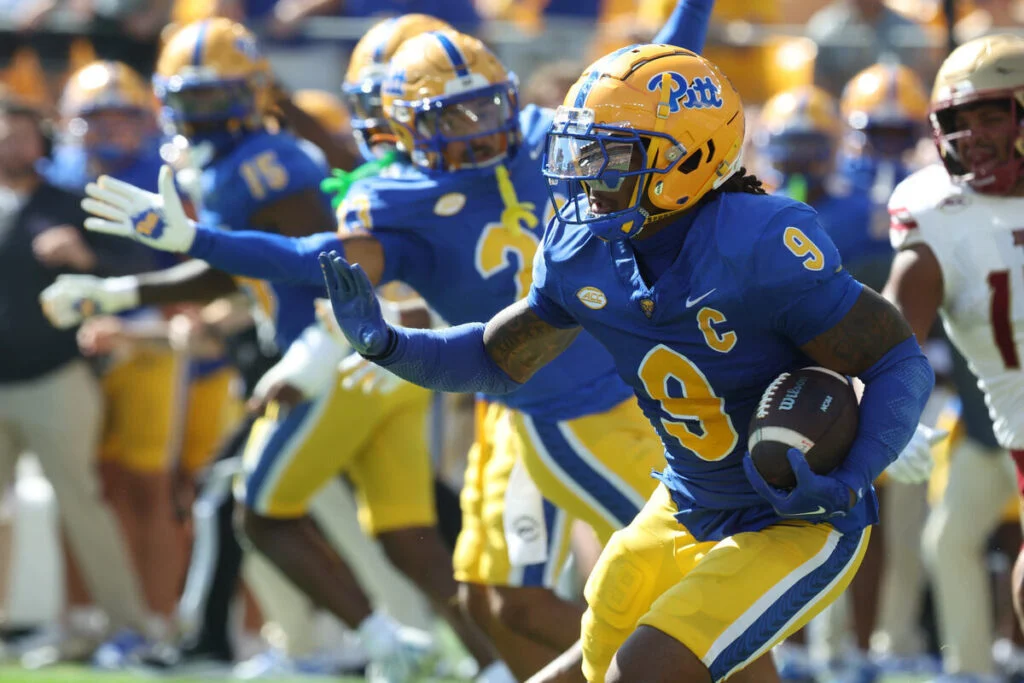 Pittsburgh Lb Kyle Louis