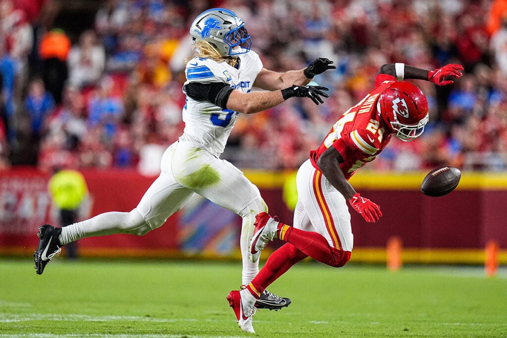 Pr Roundtable: Bucs' Most Impactful Free Agent Signing So Far 5 Bucs Ilb Alex Anzalone