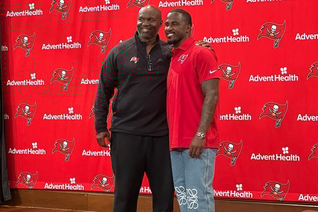 Bucs Head Coach Todd Bowles And Ilb David Lavonte