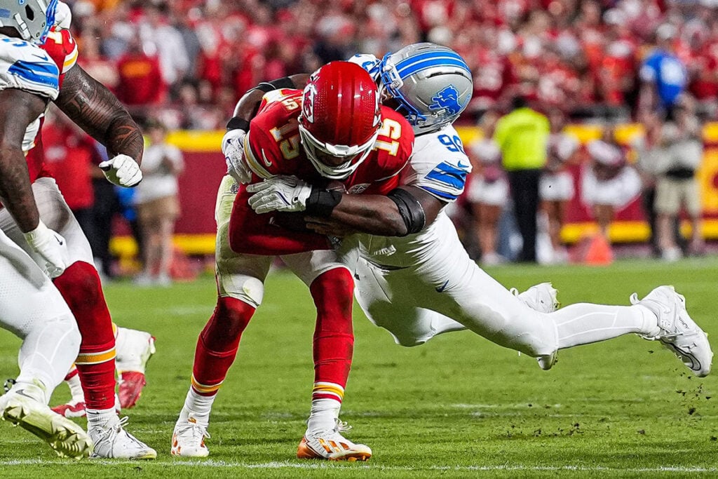 Sr'S Fab 5: Bucs Defense Got The Attitude Adjustment It Needed 7 Bucs Olb Al-Quadin Muhammad And Chiefs Qb Patrick Mahomes