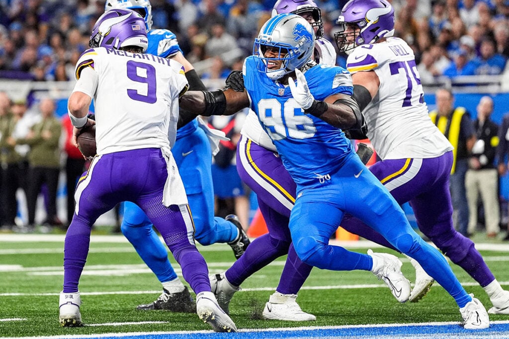 Bucs Sign Veteran Edge Rusher 2 Bucs Olb Al-Quadin Muhammad