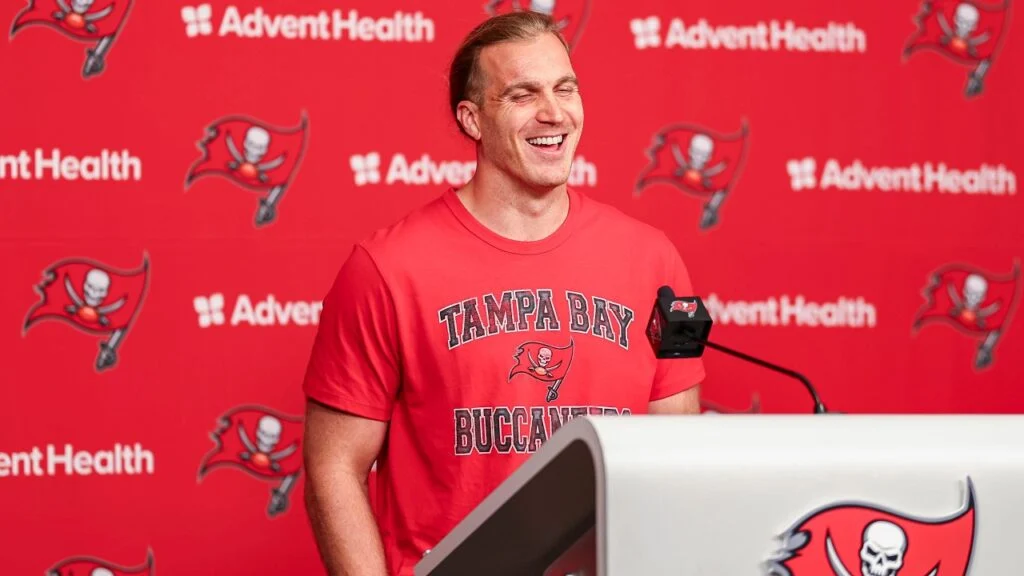 Todd Bowles Raves About New Bucs Ilbs Alex Anzalone, Christian Rozeboom 3 Bucs Ilb Alex Anzalone - Photo By: Cliff Welch P/R