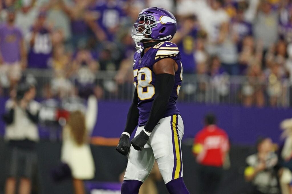 Vikings Edge Jonathan Greenard 
