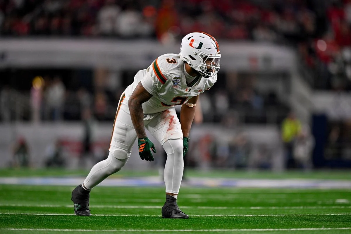 Miami Edge Akheem Mesidor Bucs