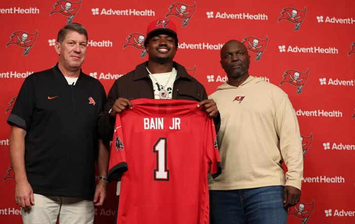 Bucs Edge Rueben Bain Jr., Gm Jason Licht And Hc Todd Bowles - Photo By: Cliff Welch P/R