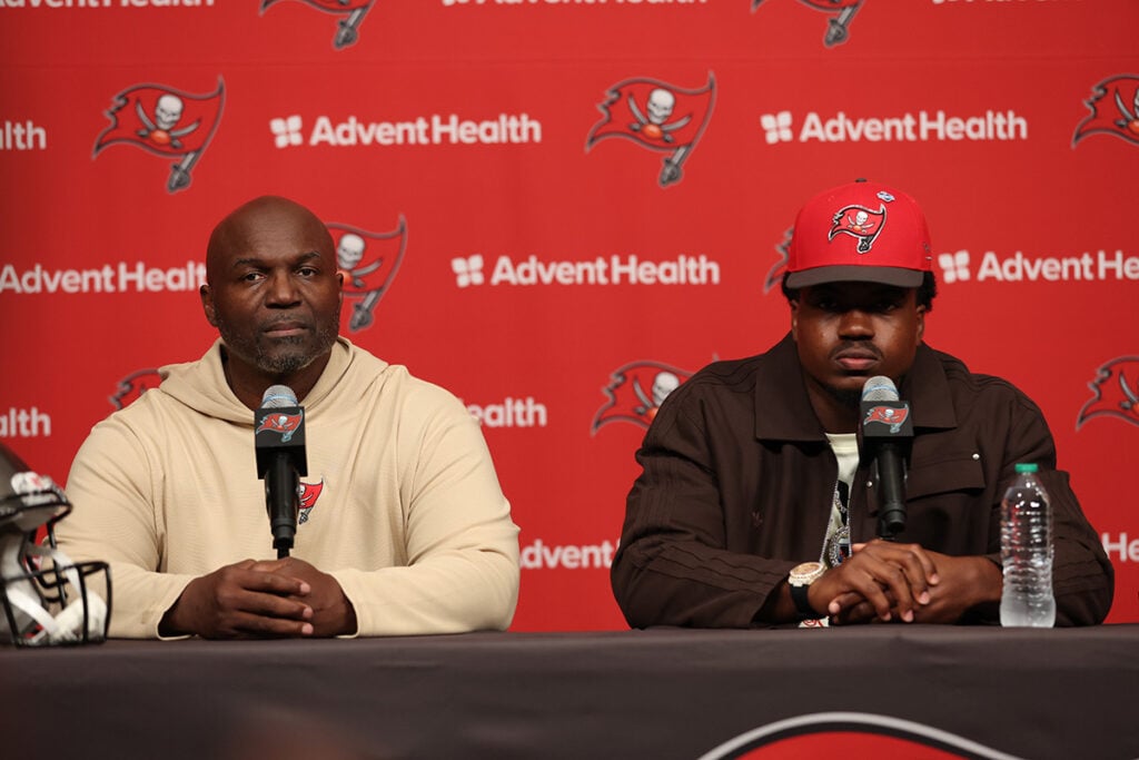 Bucs Hc Todd Bowles And Olb Rueben Bain Jr. 
