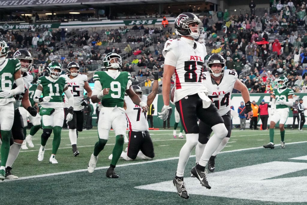 Pewter Report Podcast: Bucs' Best Defensive Draft Options 5 Bucs Wr David Sills V - Photo By: Robert Deutsch - Imagn Images