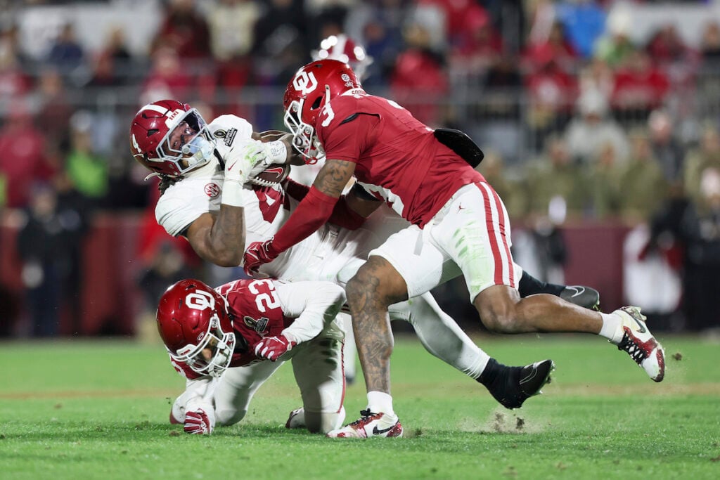 Oklahoma S Robert Spears-Jennings - Photo By: Nelson Chenault