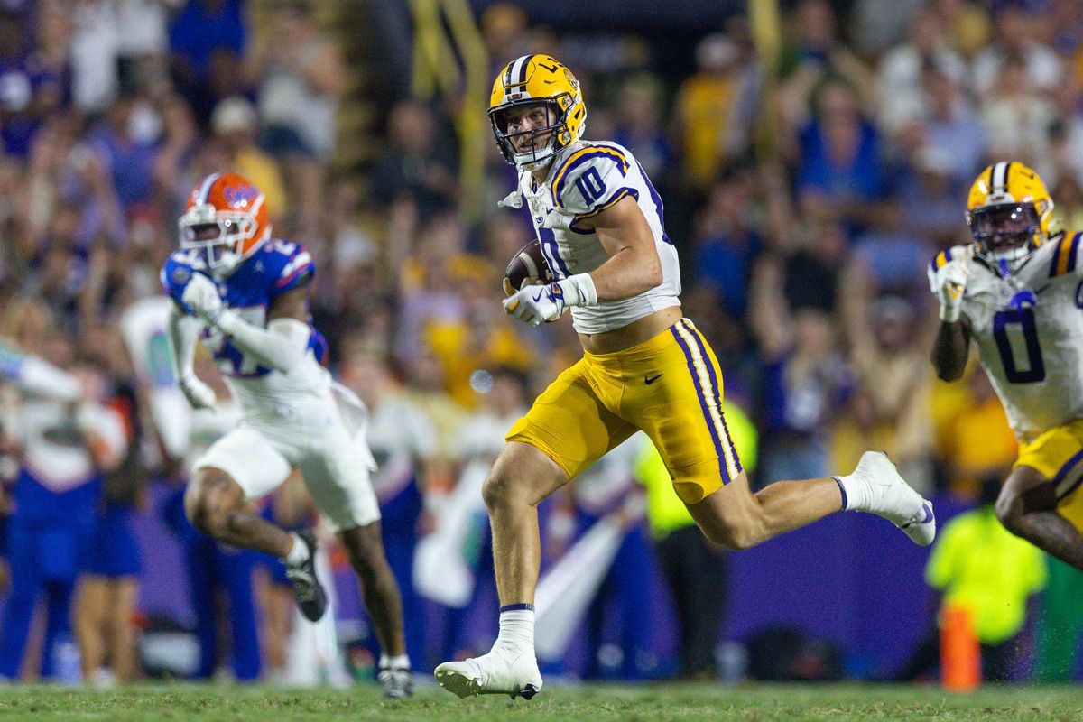 Bucs Trade Up, Draft TE Bauer Sharp In Round 6