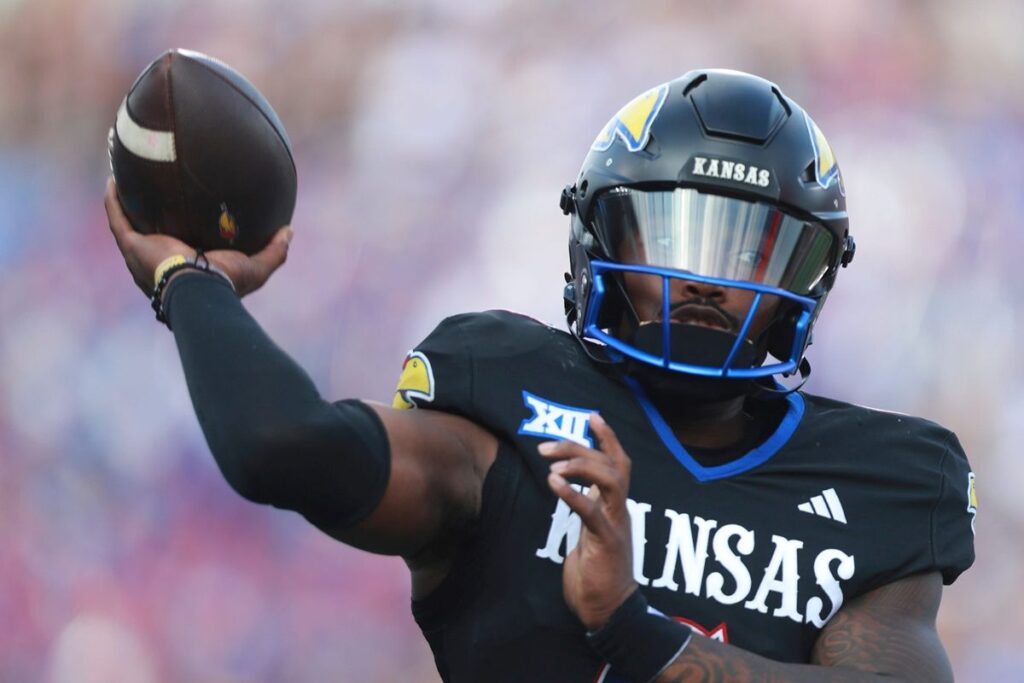Bucs Trade Up, Draft Te Bauer Sharp In Round 6 6 Kansas Qb Jalon Daniels Bucs