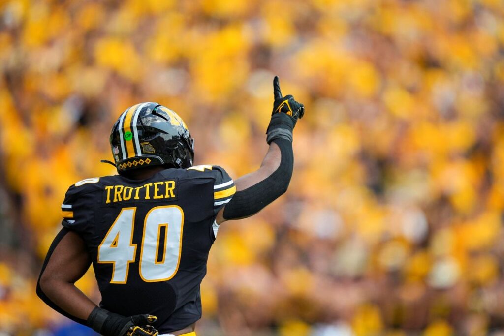 Bucs Draft Lb Josiah Trotter In Round 2 4 New Bucs Lb Josiah Trotter