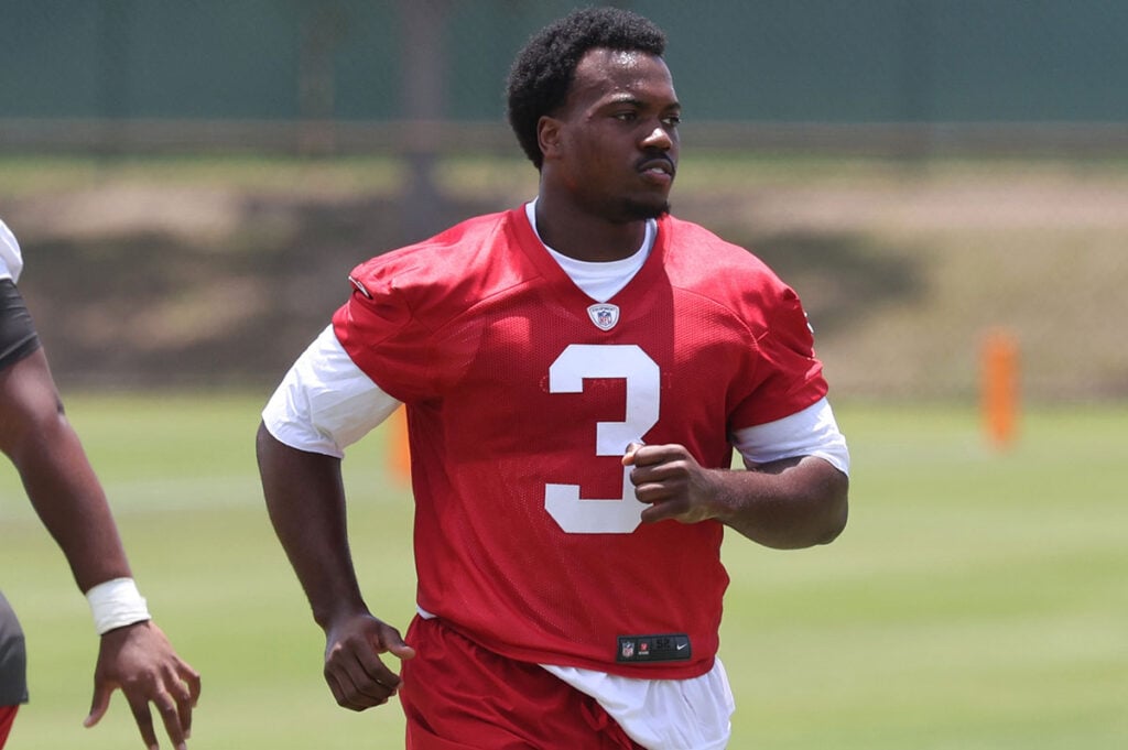 Bucs Olb Rueben Bain Jr.