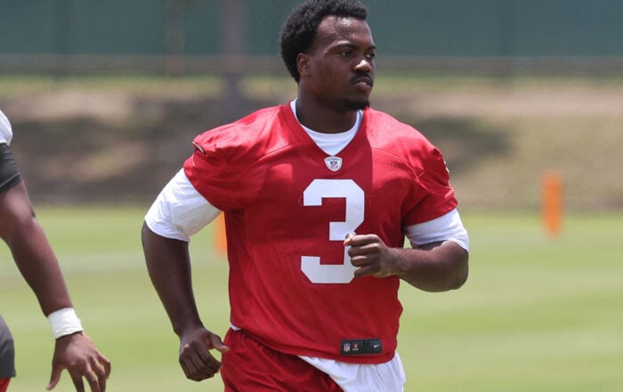 Bucs Olb Rueben Bain Jr.