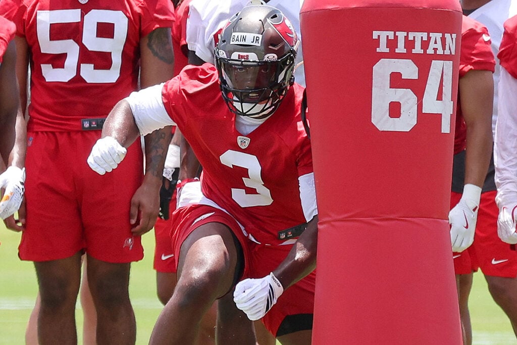 Point-Counterpoint: Which New Bucs Player Will Have The Biggest Impact? 5 Bucs Olb Rueben Bain Jr.