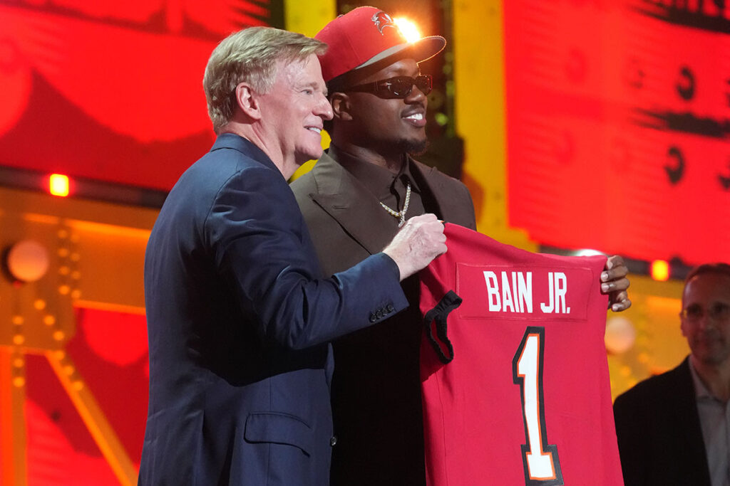 Demonte Capehart Is Ready To Contribute On Bucs D-Line 6 Bucs Olb Rueben Bain And Nfl Commissioner Roger Goodell