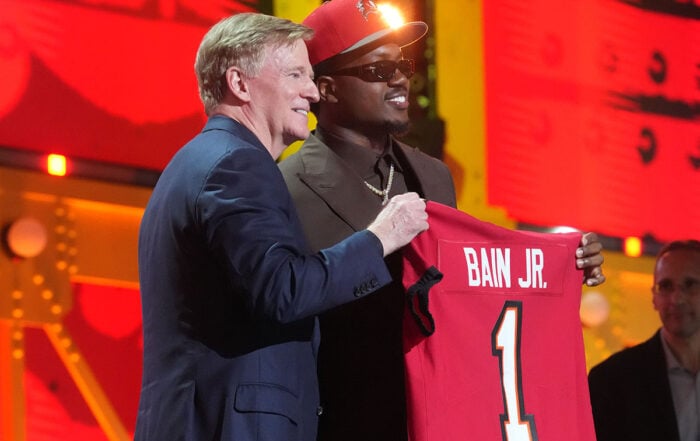 Bucs Olb Rueben Bain And Nfl Commissioner Roger Goodell
