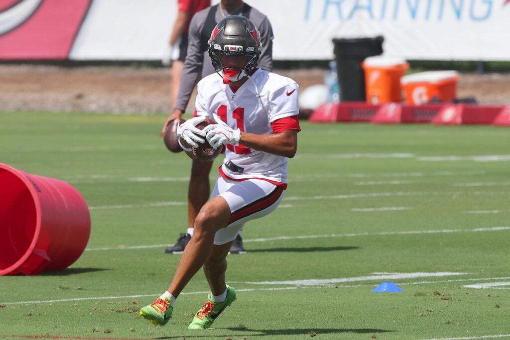 Bucs Dt Elijah Roberts Joins Pewter Report Podcast Monday 4 Pm Et 5 Bucs Wr Jalen Mcmillan - Photo By: Cliff Welch P/R