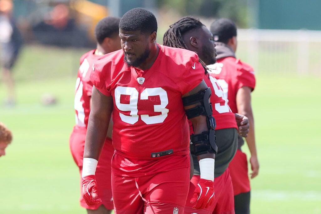 Bucs Dt Jayson Jones