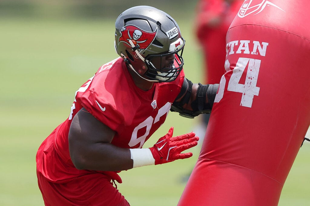 Bucs Dt Jayson Jones