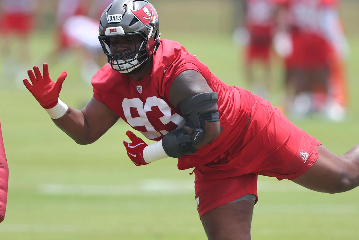 Jones-Jayson-Bucs-Rookie-Mc Bucs Dt Jayson Jones