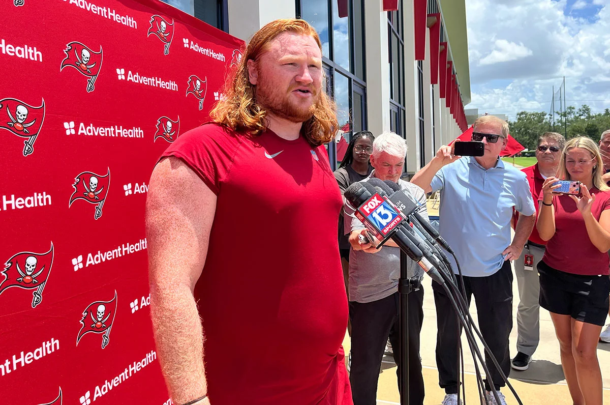 Mauch-Cody-Bucs-Ota-Podium Bucs Rg Cody Mauch