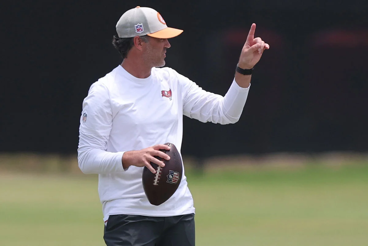 Bucs Oc Zac Robinson