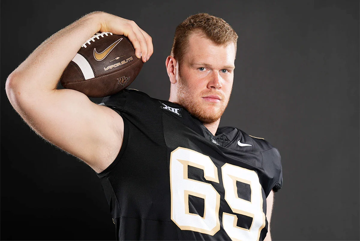 Rubelt-Paul-Ucf-Ball-Pose Bucs Ot Paul Rubelt