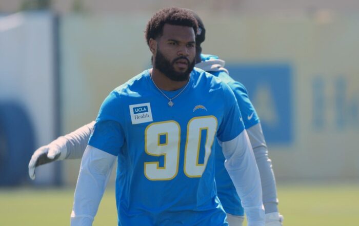 Chargers Olb Akheem Mesidor Bucs