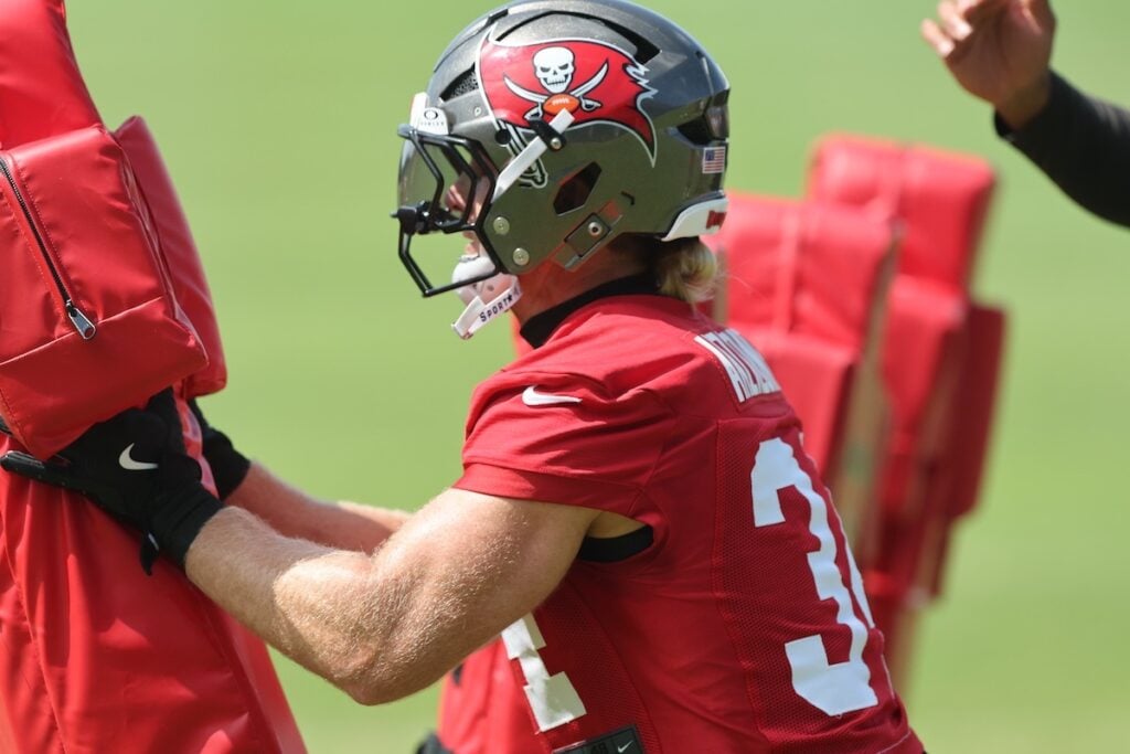 Alex Anzalone Reveals Exactly How Complex The Bucs Defense Is 3 Bucs Ilb Alex Anzalone - Photo By: Cliff Welch P/R