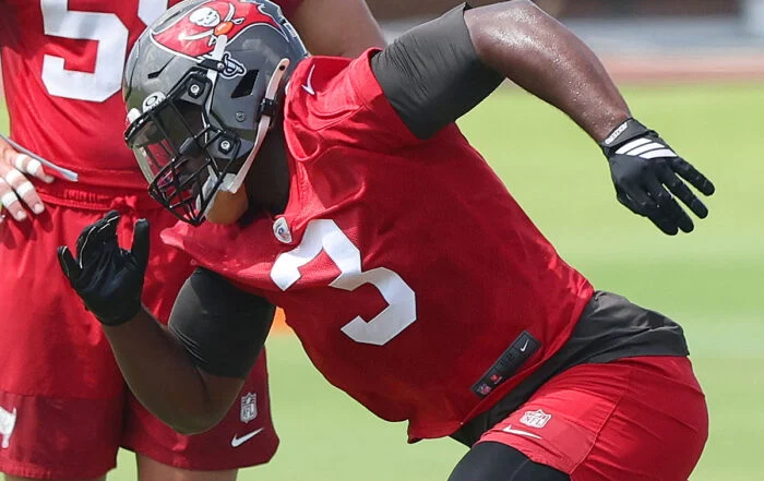 Bucs Olb Rueben Bain Jr.