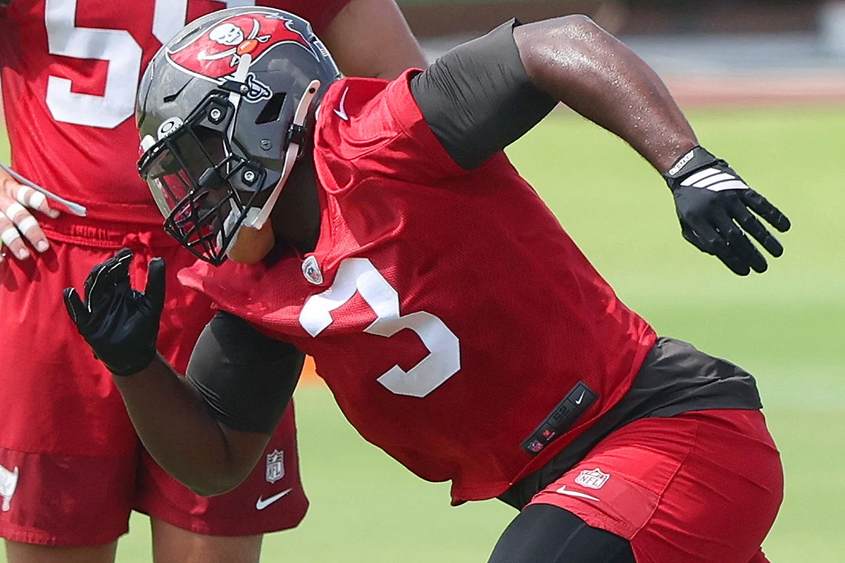 Bain-Rueben-Bucs-Mc-Close-Rush Bucs Olb Rueben Bain Jr.
