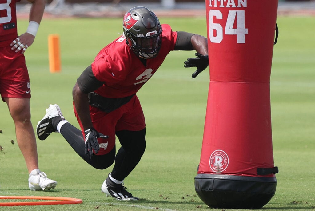 Bucs Olb Rueben Bain Jr.