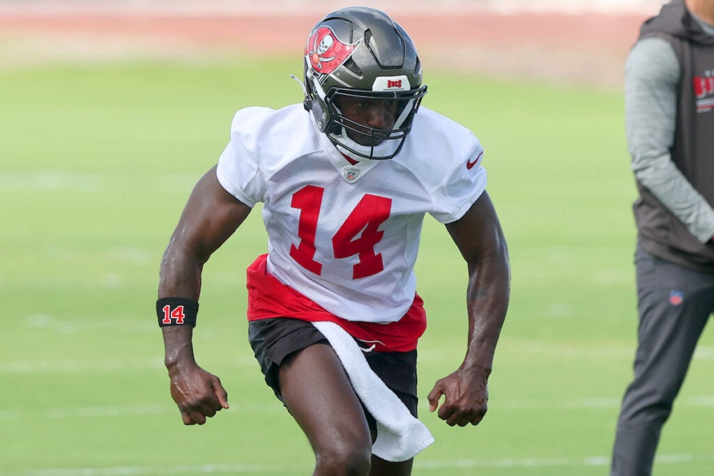 Pewter Report Podcast: Bucs Who Helped Themselves This Offseason 4 Bucs Wr Chris Godwin Jr. - Photo By: Cliff Welch P/R