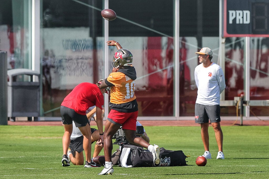 Bucs Vs. Packers: Pewter Preview And Predictions 5 Bucs Qb Jalon Daniels And Oc Zac Robinson