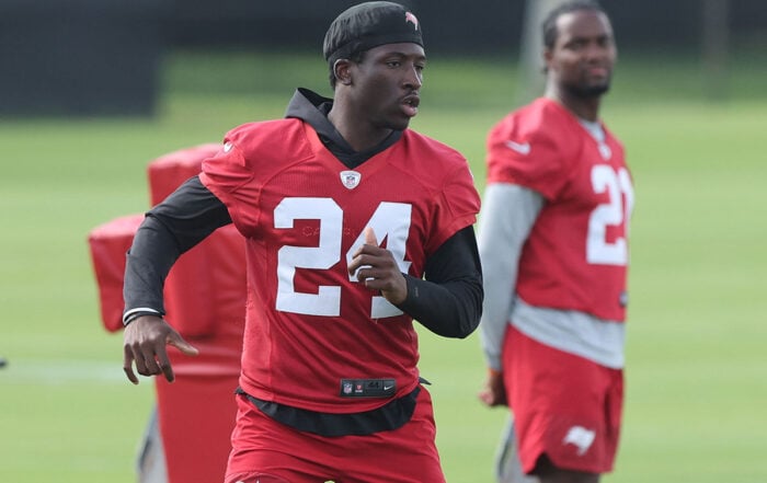 Bucs Cbs Ayden Garnes And Benjamin Morrison