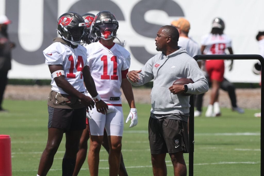 Elijah Roberts Is Bigger, More Explosive Due To Bucs Dl Coach Marcus West 8 Bucs Wr Chris Godwin Jr. And Wrs Coach Bryan Mcclendon - Photo By: Cliff Welch P/R