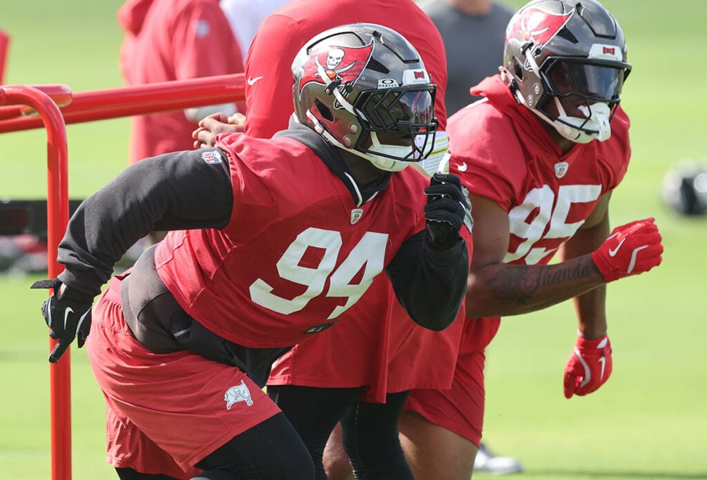 5 Defensive Bucs Who Must Ball Out In Training Camp 2 Bucs Dts Calijah Kancey And Elijah Roberts
