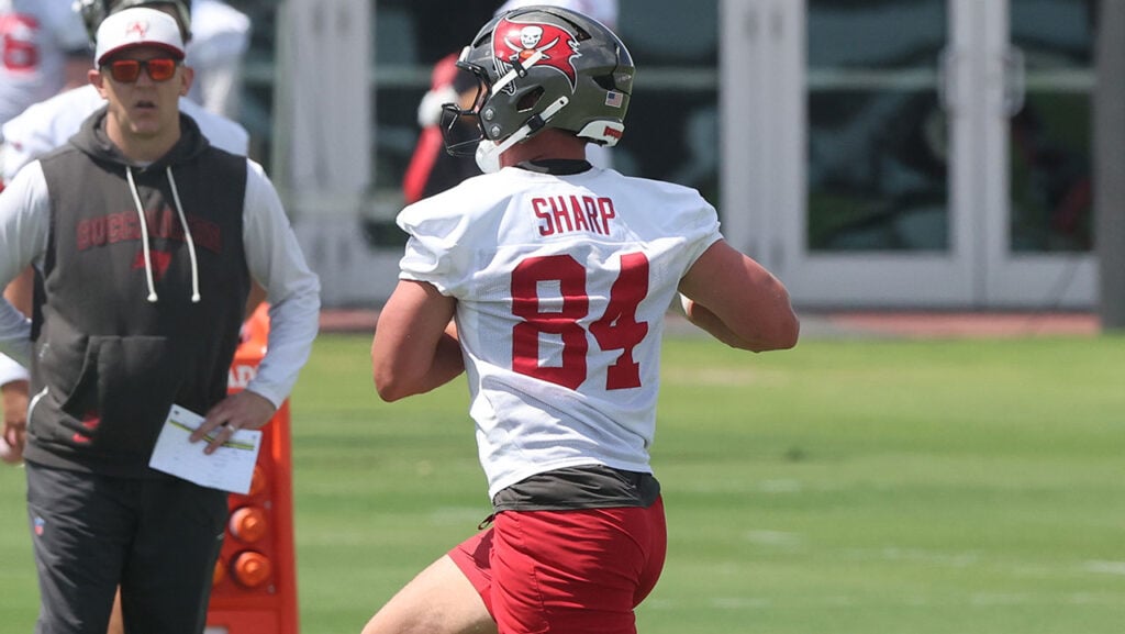 Bucs Mailbag: Dark Horses To Make The Roster, Enhanced Expectations 8 Bucs Te Bauer Sharp - Photo By: Cliff Welch P/R