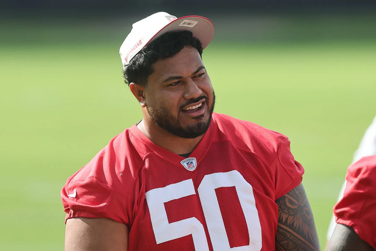 Vea-Vita-Bucs-Mc-2026-Smile Bucs Dt Vita Vea