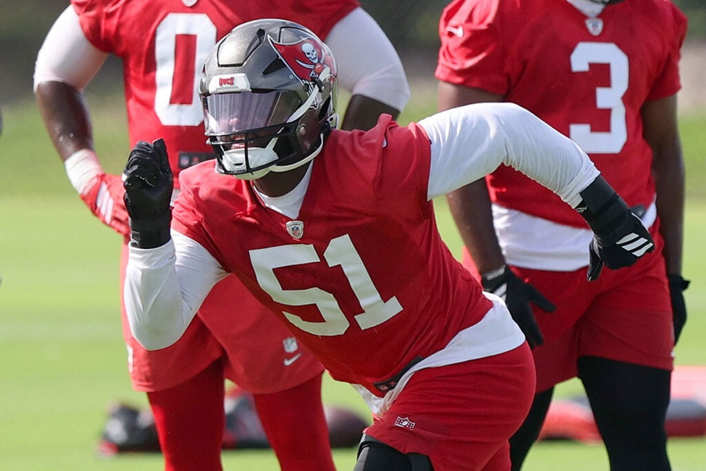 Bucs Camp Insider 8-2: Defense Dominates The Day With Sacks, Ints 9 Bucs Olb David Walker