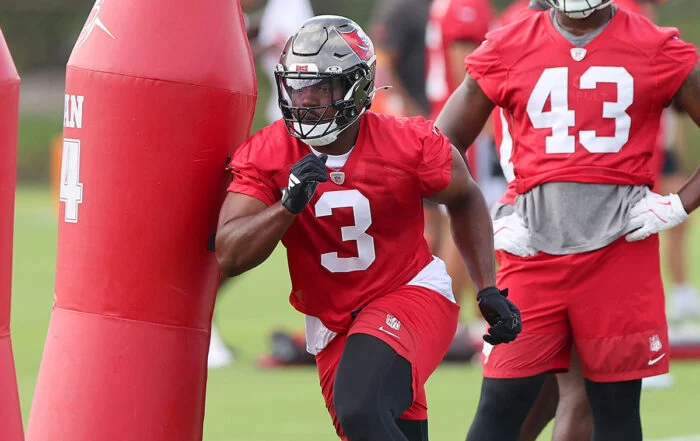 Bucs Olb Rueben Bain Jr.