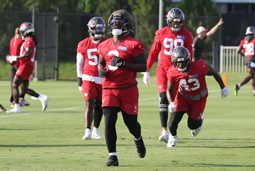 Bucs Camp Studs And Duds: 7/29 4 Bucs Olb Rueben Bain Jr.
