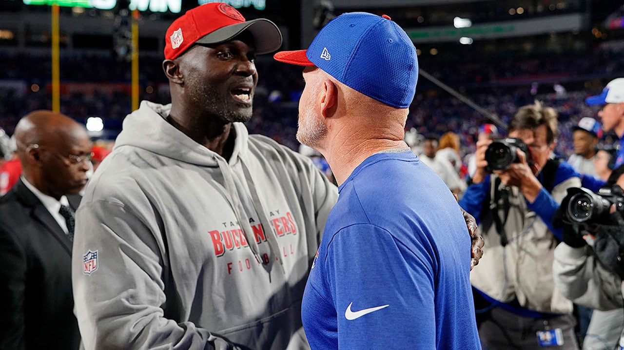 Bowles-Todd-Sean-Mcdermott-Bucs-Bills Bucs Hc Todd Bowles - Photo By: Cliff Welch P/R