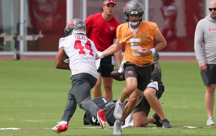 Bucs Rb Sean Tucker And Qb Jake Browning