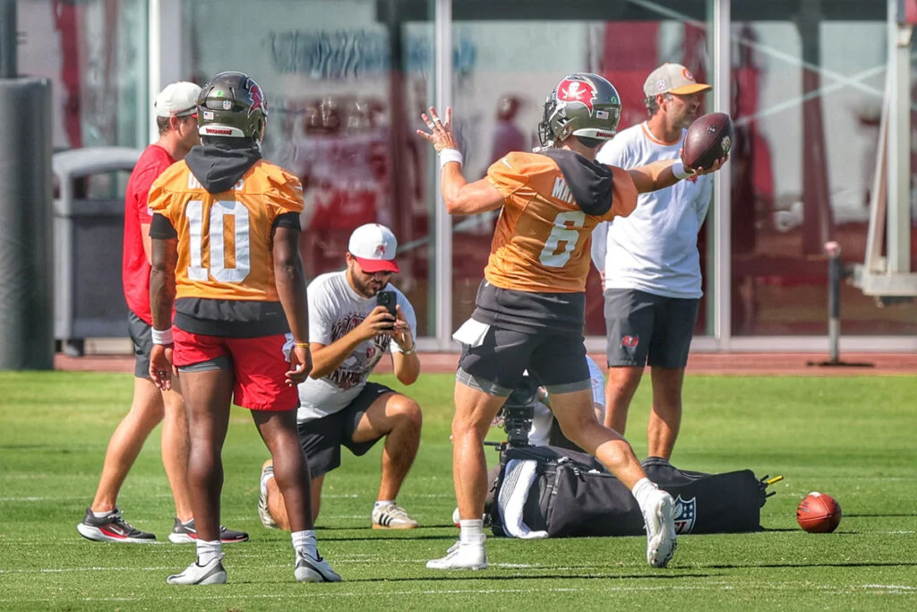 Bucs Qbs Jalon Daniels And Baker Mayfield