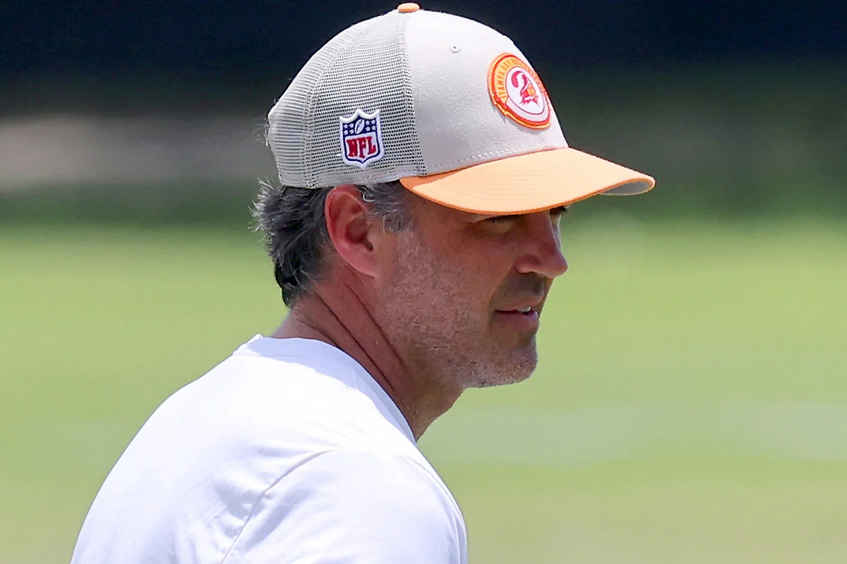 Bucs Oc Zac Robinson