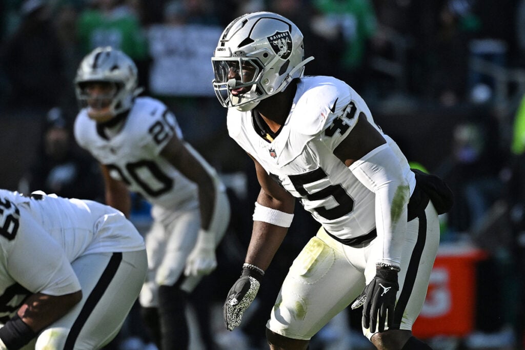 Former Bucs Ilb Devin White Signs With Nfc Contender 2 Former Bucs, Raiders Ilb Devin White